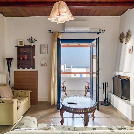 Appartement Cosy Traditional With Shared Pool In *
