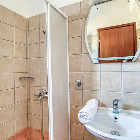Appartement Cosy Traditional With Shared Pool In *
