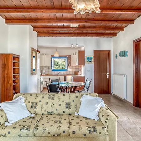 Cosy Traditional With Shared Pool In Appartement *