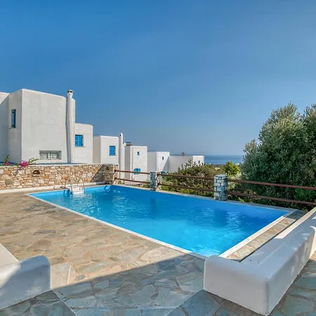 Cosy Traditional With Shared Pool In Appartement *