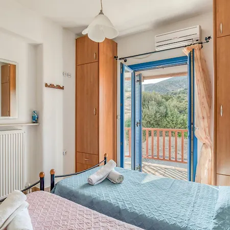 Cosy Traditional With Shared Pool In Aspro Chorio