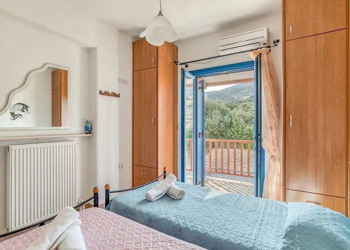 Cosy Traditional With Shared Pool In Aspro Chorio